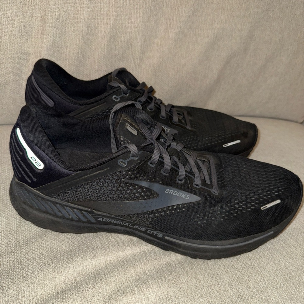Mens Brooks Adrenaline GTS 22 Black - 110366-2E-020 Size 13